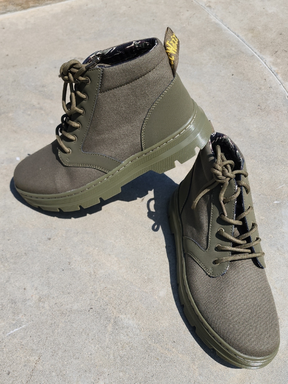 Dr Martens Bonny II Olive Green Combat-Style Lace-Up Boots Size 11